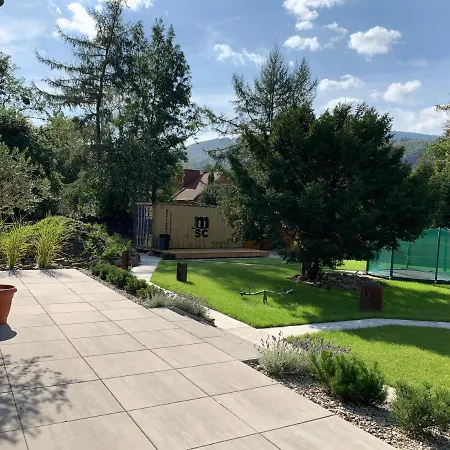 בית הארחה Black House 88 3*