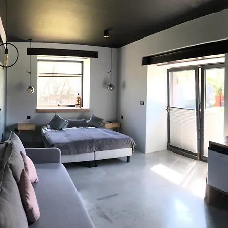 Guest house Black House 88