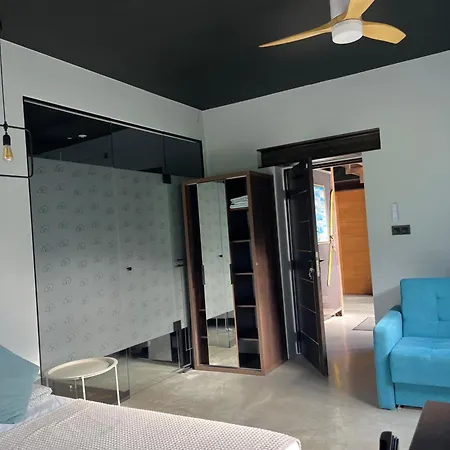 Guest house Black House 88