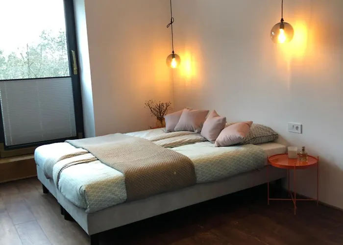 בית הארחה Black House 88 3*